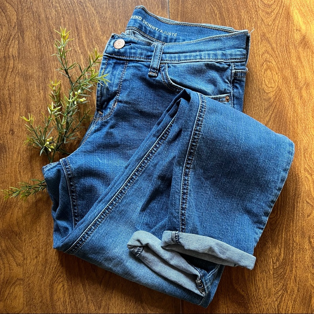 Old Navy Women’s Med Wash Boyfriend Skinny stretchable denim Jeans size 0